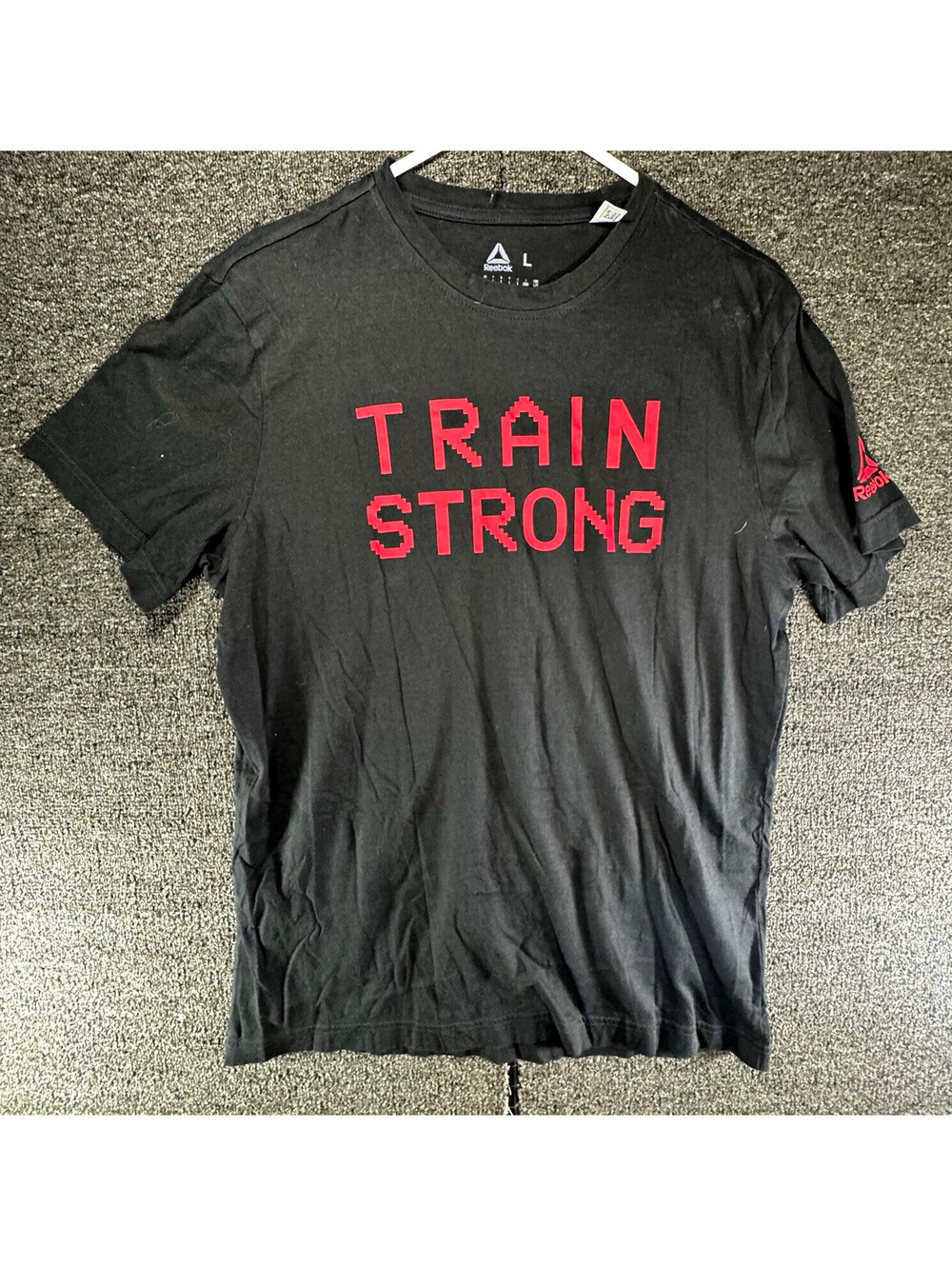 Reebok Men’s Train Strong Graphic Tee Crew Neck Short Sleeve Black/Red, Size L